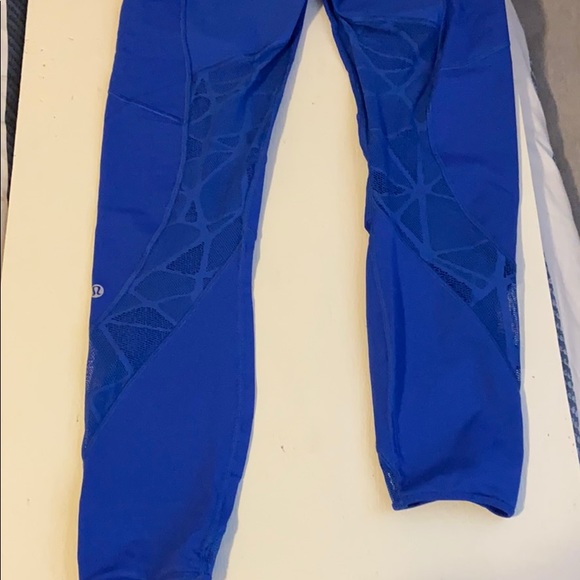 Lululemon Goal Crusher Crop in Harbor Blue Size 6 - Picture 6 of 6